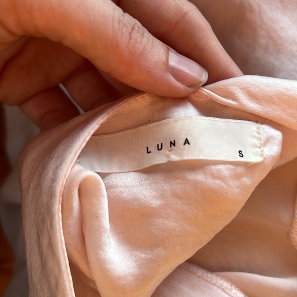 Urban Outfitters Baby Pink Flowy Satin Tank Top. Size Small. - Picture 3 of 5